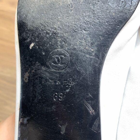 Chanel CC Ballerina Ballet Flats White Black Cap Toe Calfskin Leather Size 39 - Picture 8 of 12